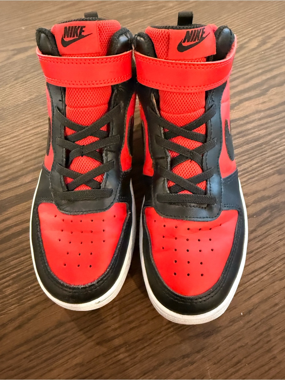 Kids Nike Court Borough Mid 2 Size
3Y